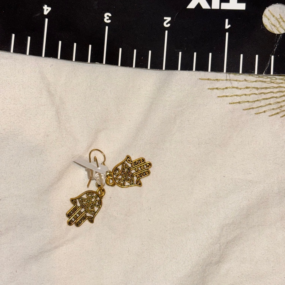 Neiman Marcus Gold Floral Cluster Earrings - Picture 6 of 6